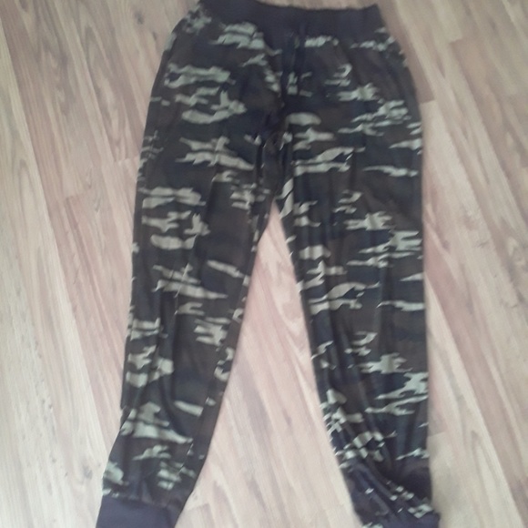 Camo joggers - Picture 3 of 3